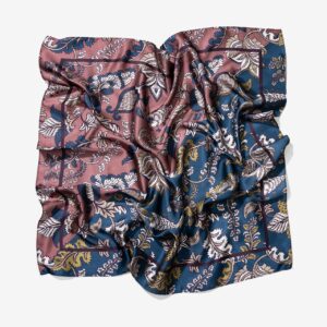 Pañuelo corto estampado flores