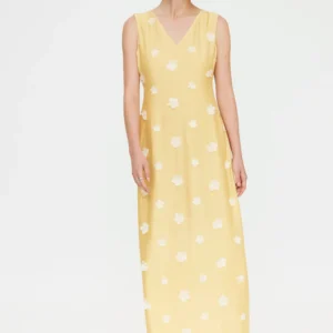 Vestido amarillo bordado floral