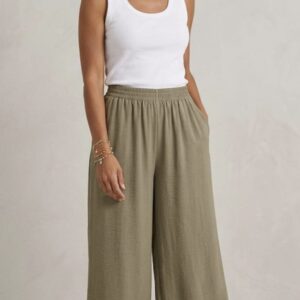 Pantalón verde ancho