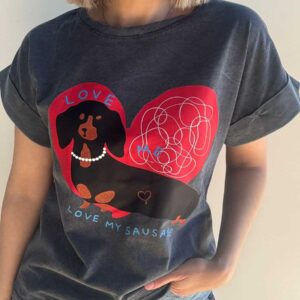 Camiseta perrito corazón negro